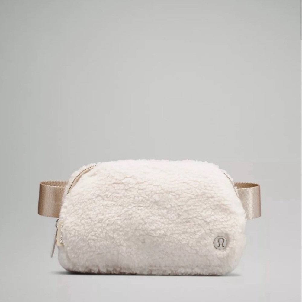 NWT‼️Lululemon Everywhere Fleece Belt Bag